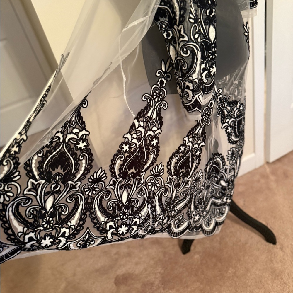 Mechant Net Black and White Floral Cardigan - Picture 5 of 6